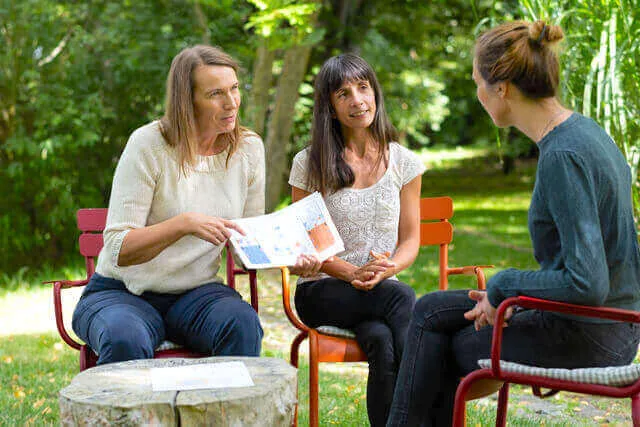 Amalia Eismar und Amira Schneider beim Human Design Reading